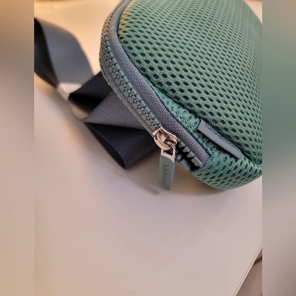 Lululemon Everywhere Belt Bag 1L *Knit Mesh RARE NEW!• Crater Blue•NWT - Picture 8 of 14